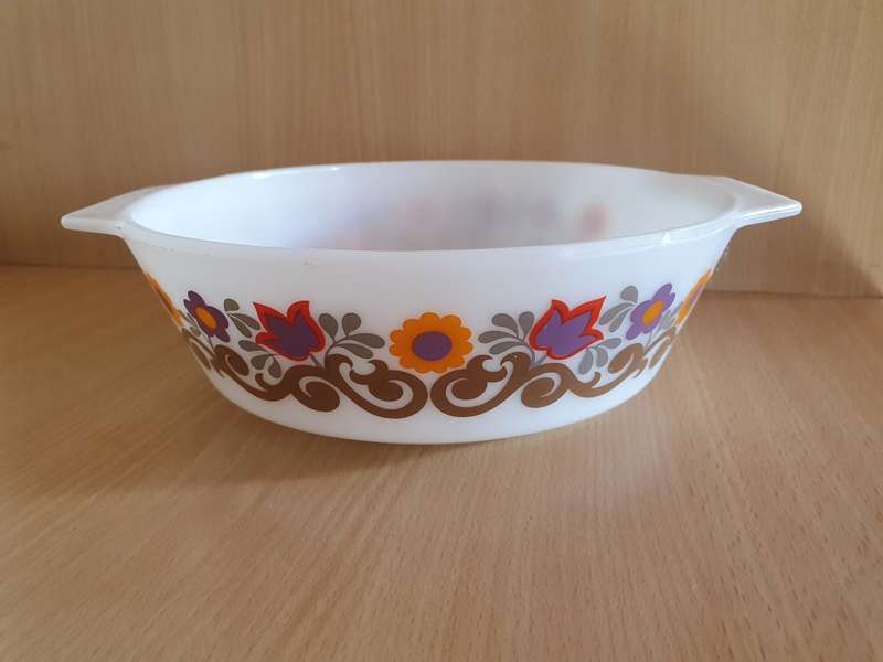 Vintage Pyrex Corningware Dish