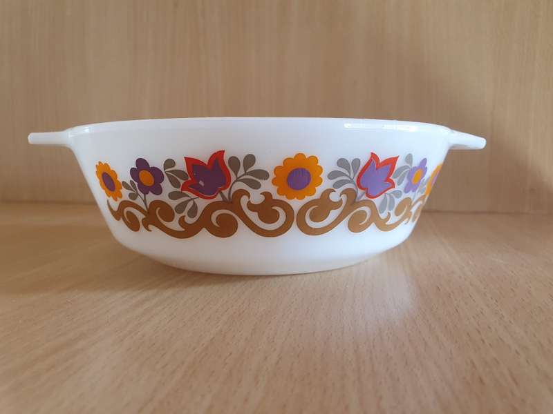 Casserole Dishes Vintage Pyrex Corningware Dish was listed for 125.00 on 3 Jun at 18 31 by Epiphany on main in Cape Town ID 614341192