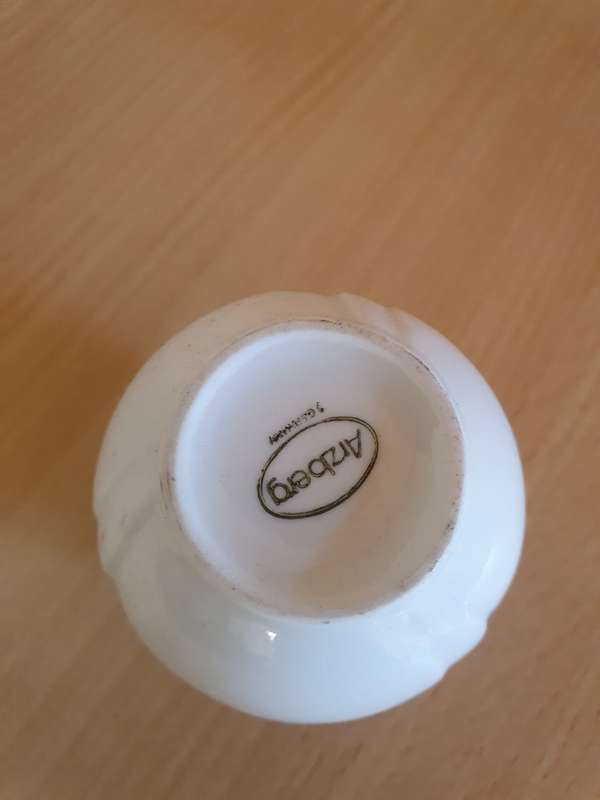 Small White Arzberg Porcelain Vase - Made in Germany (height 9cm width 8cm)