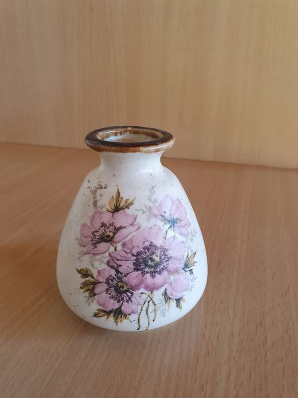 Small Vintage Floral Ceramic Vase - height 9cm width 10cm