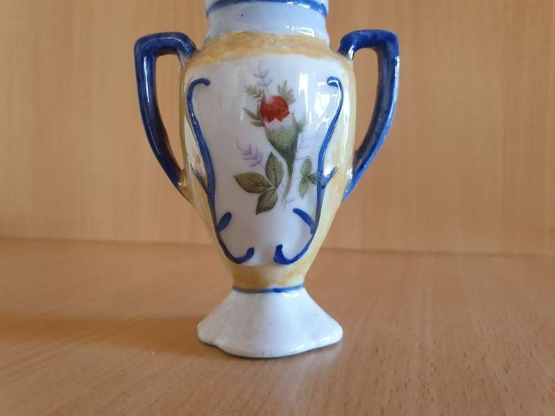 Small Ceramic Vase - height 11cm width 7cm