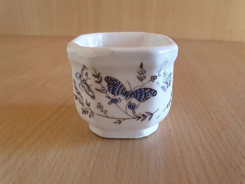 Miniature Ceramic Floral/Butterfly Planter - width 5cm height 4cm