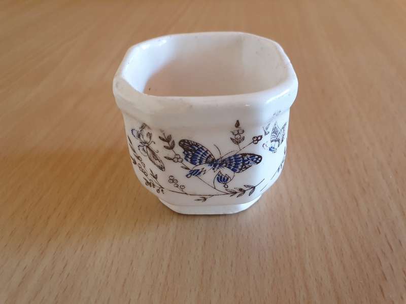 Miniature Ceramic Floral/Butterfly Planter - width 5cm height 4cm