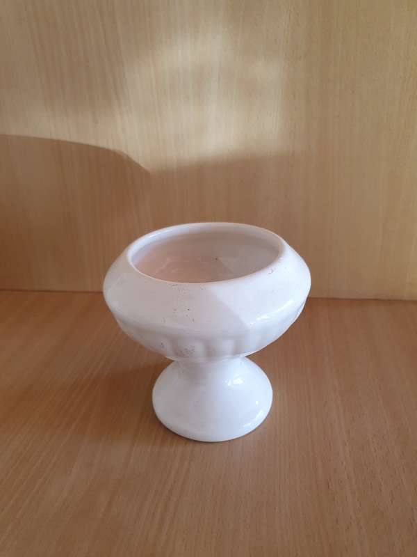 White Ceramic Posy Vase - height 13cm width 14cm