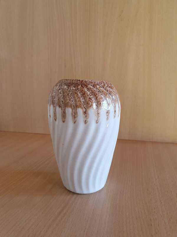 Ceramic Vase - height 14cm width 12cm