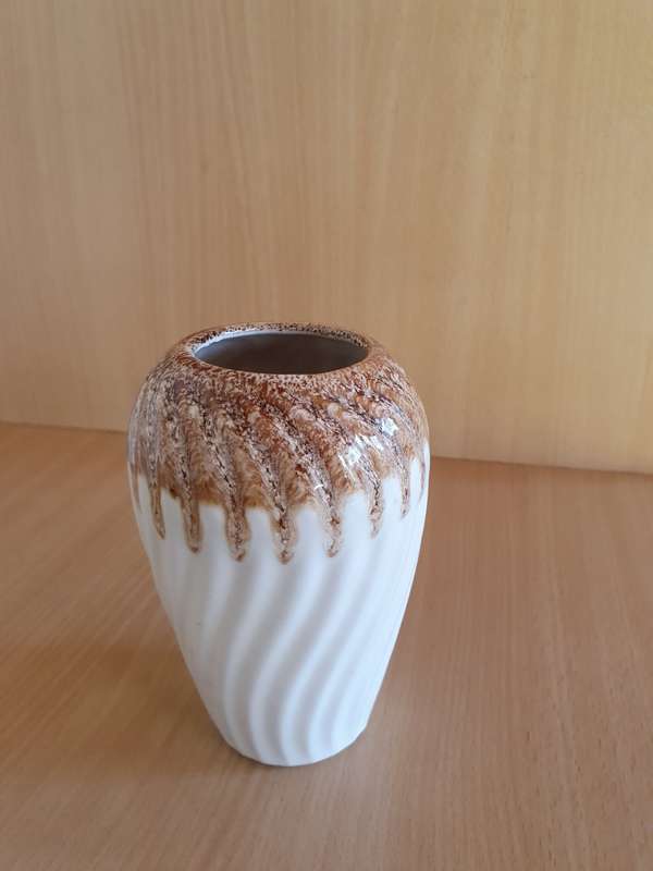 Ceramic Vase - height 14cm width 12cm