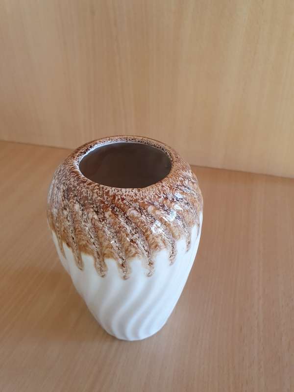 Ceramic Vase - height 14cm width 12cm