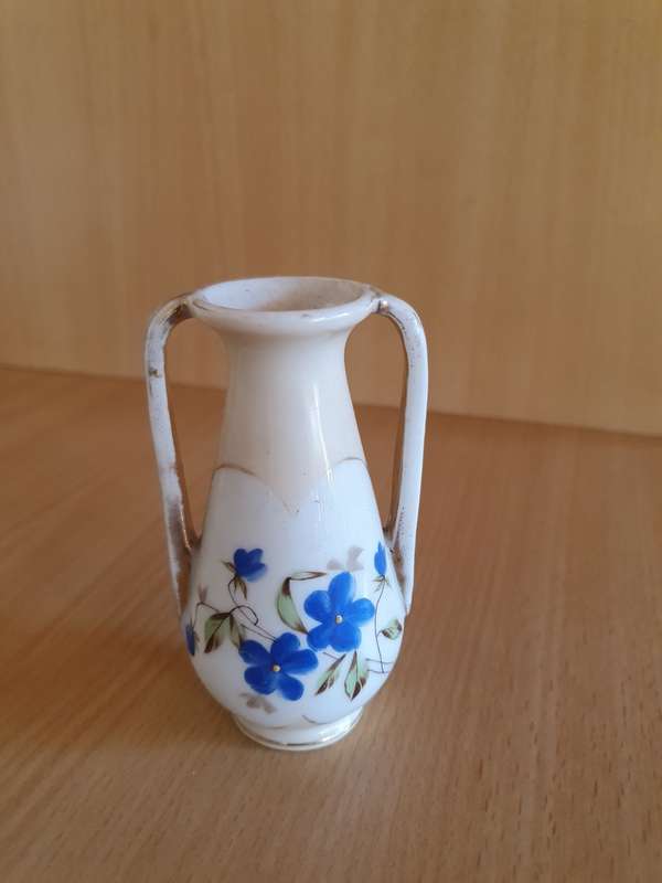 Small Floral Ceramic Vase (height 10cm width 6cm)
