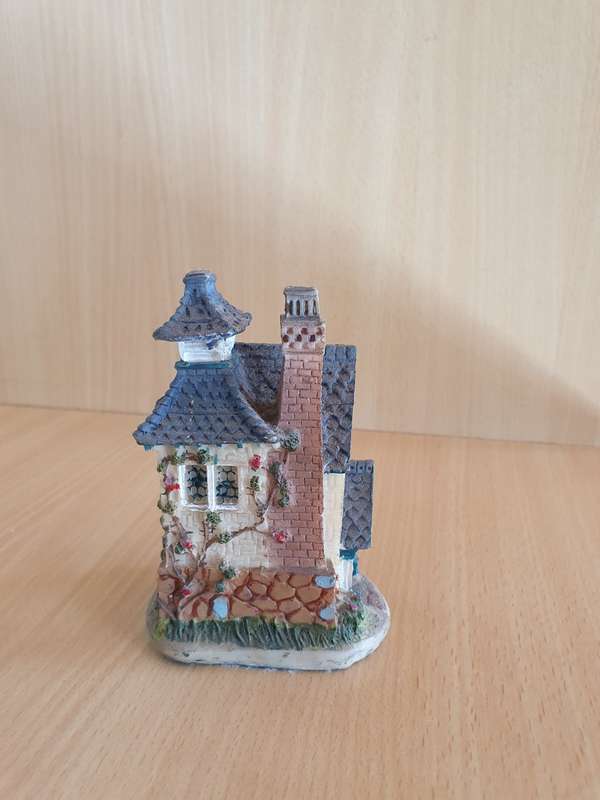 Small House Ornament - height 11cm width 7cm depth 5cm