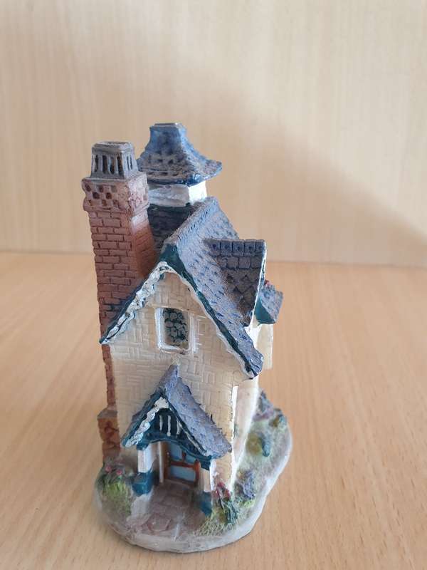 Small House Ornament - height 11cm width 7cm depth 5cm