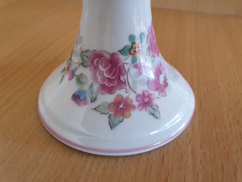 Pretty Floral Candle Holder - Made in Japan, Exclusively for Elizabeth Arden - height 9cm