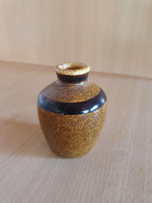 Small Ceramic Vase - height 8cm width 7cm