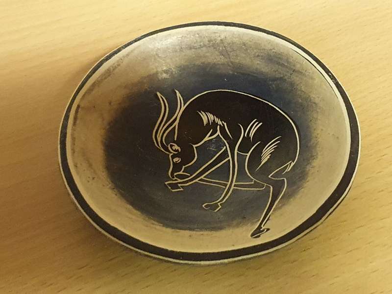 Round Pottery Bowl with Animal Design - width 10cm height 2cm