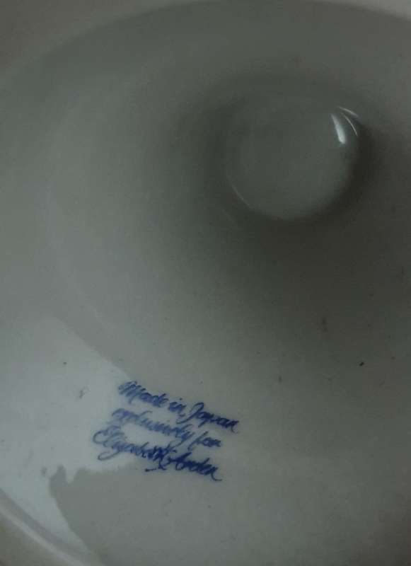 Pretty Floral Candle Holder - Made in Japan, Exclusively for Elizabeth Arden - height 9cm