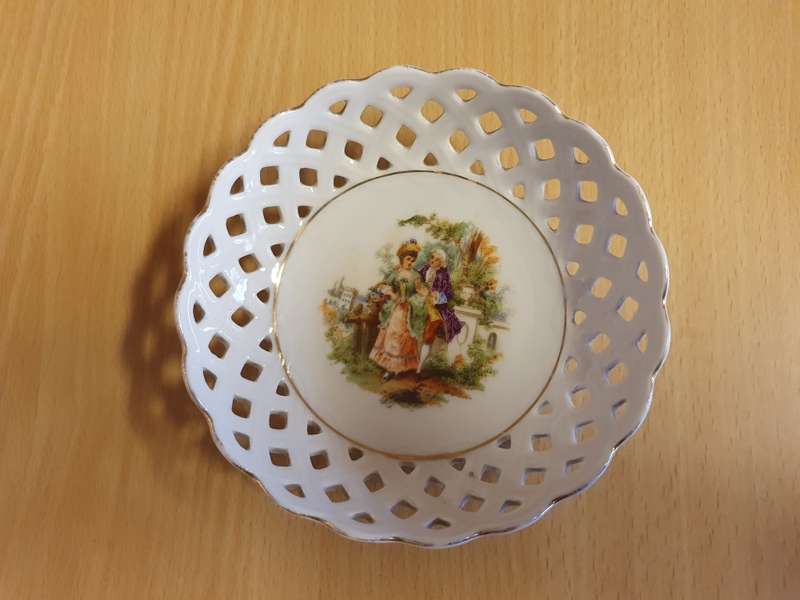 Round Vintage Bowl - width 12cm height 3cm