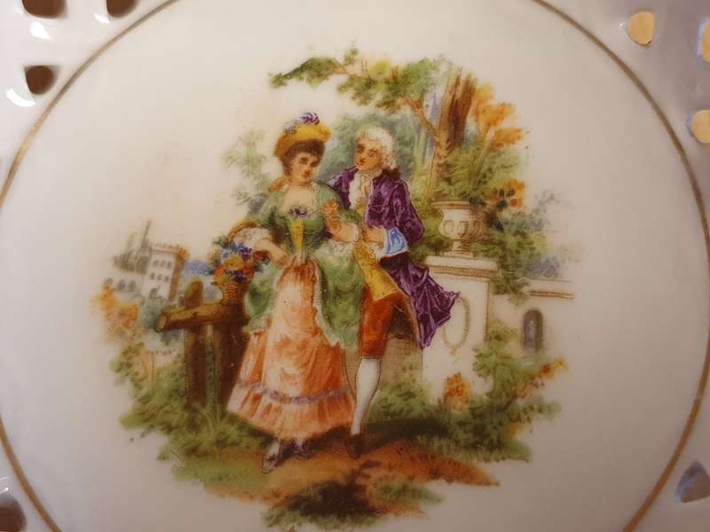 Round Vintage Bowl - width 12cm height 3cm