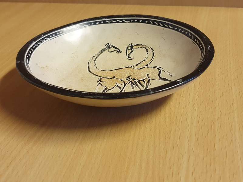 Round Stoneware Bowl with Giraffe Detail - width 15cm height 4cm