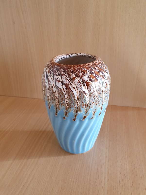 Ceramic Vase - height 14cm width 12cm