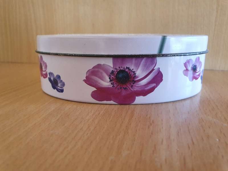 Oval Shape Tin - ` For My Sister` (13cm x 10cm height 4cm)