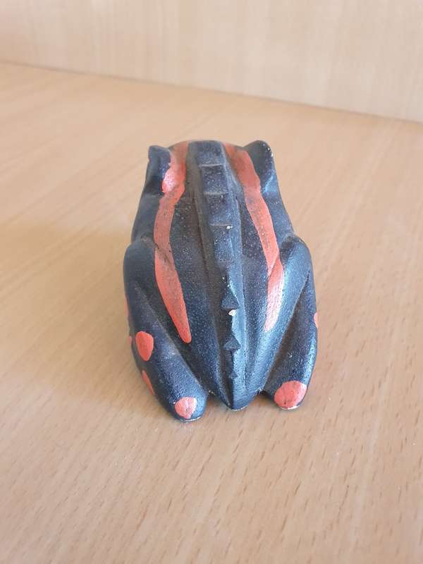 Small Wooden Lucky Frog (11cm x 6cm height 5cm)