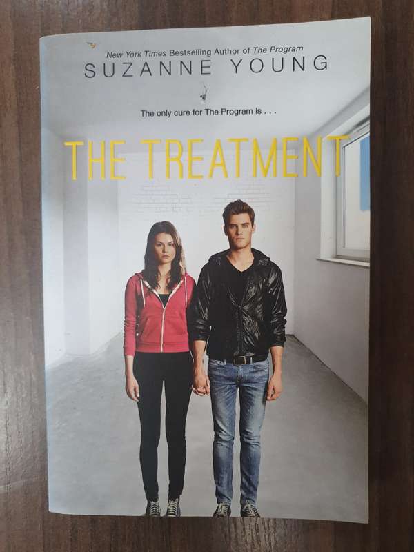 The Treatment: Suzanne Young (Paperback)