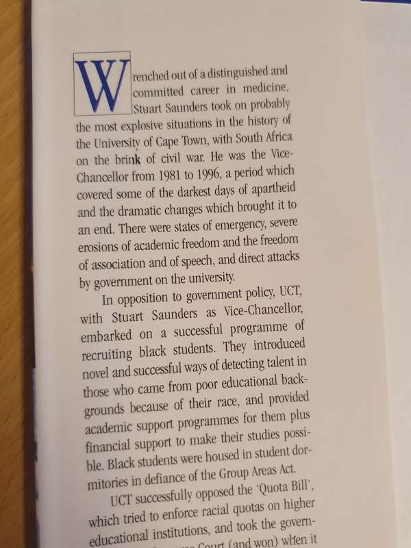 Vice-Chancellor on a Tightrope: Stuart Saunders (Hardcover)