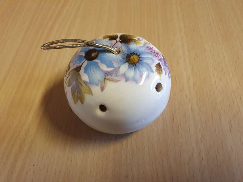 Small Vintage Ceramic Pomander/Pot Pourri Holder - width 6cm height 5cm