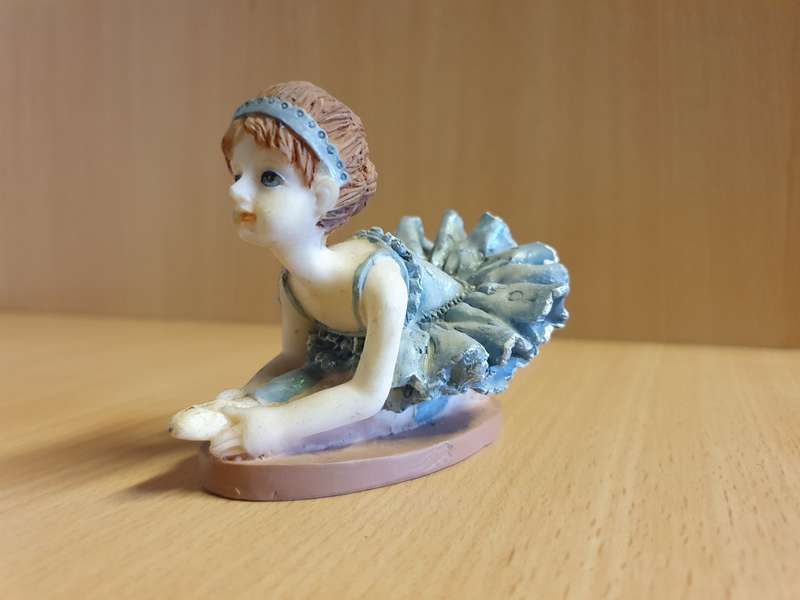 Ballerina Figurine - width 10cm height 7cm depth 7cm
