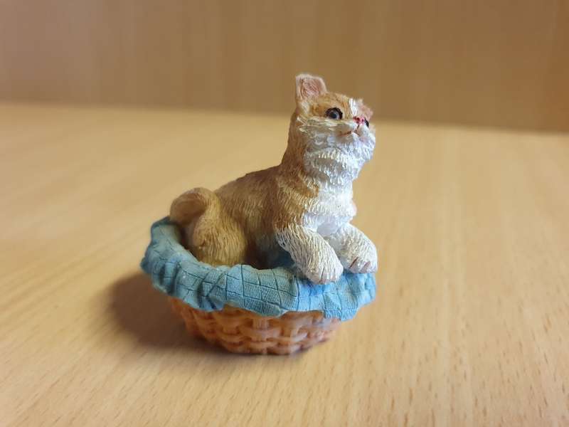 Small Cat Figurine - 6cm x 5cm height 5cm