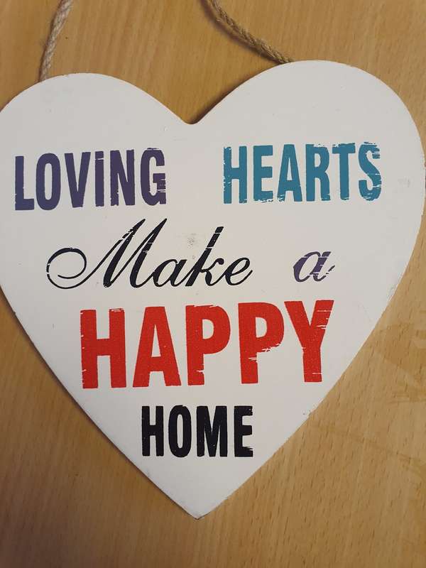 Heart Shaped Sign - Loving Hearts Make a Happy Home  - 20cm x 20cm