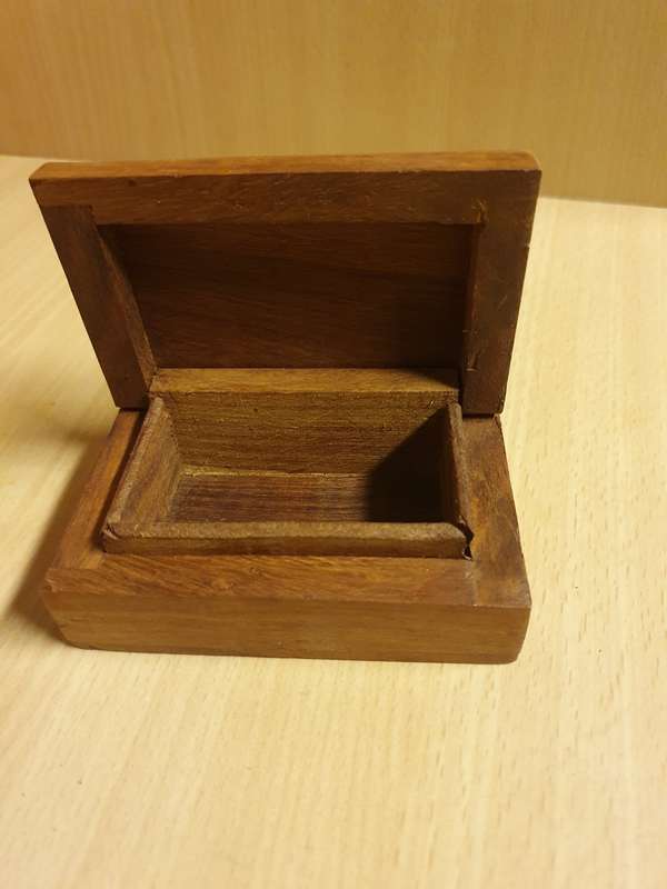 Wooden Trinket Box (10cm x 7cm height 4cm)