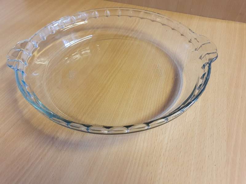 Round Glass Pie Dish - Made in Brazil - width 25cm height 4cm