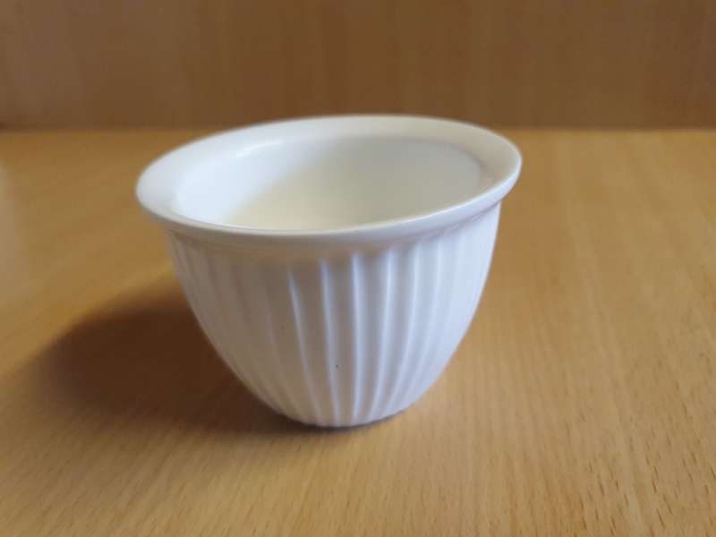 Small Round Ceramic Bowl - Maxwell Williams (height 6cm width 9cm)