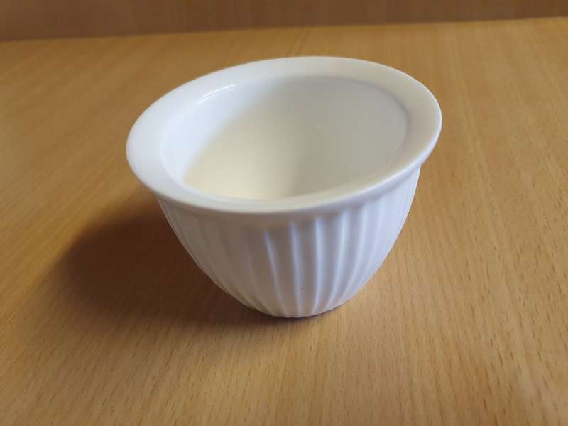 Small Round Ceramic Bowl - Maxwell Williams (height 6cm width 9cm)