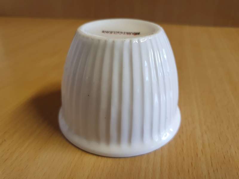 Small Round Ceramic Bowl - Maxwell Williams (height 6cm width 9cm)