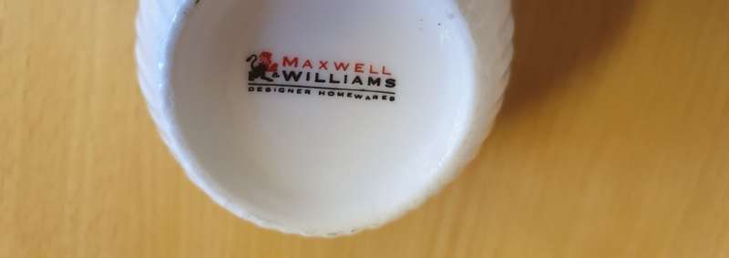Small Round Ceramic Bowl - Maxwell Williams (height 6cm width 9cm)