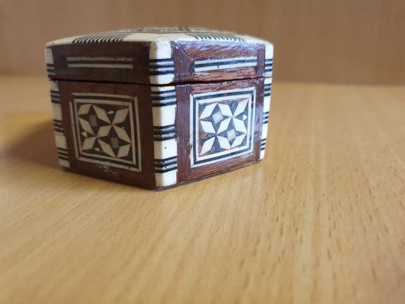 Inlay Wooden Trinket Box - 11cm x 8cm height 4cm