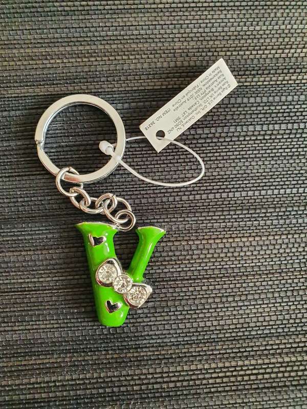 V - Keyring/Keychain