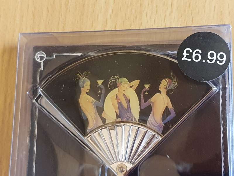 Fan Shaped Compact Mirror (7cm x 6cm)