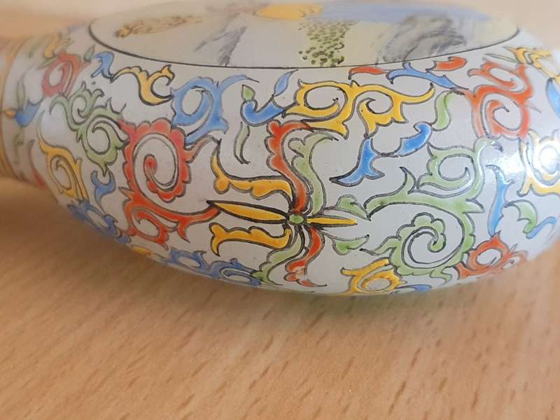 Chinese Painted Glass Snuff Bottle