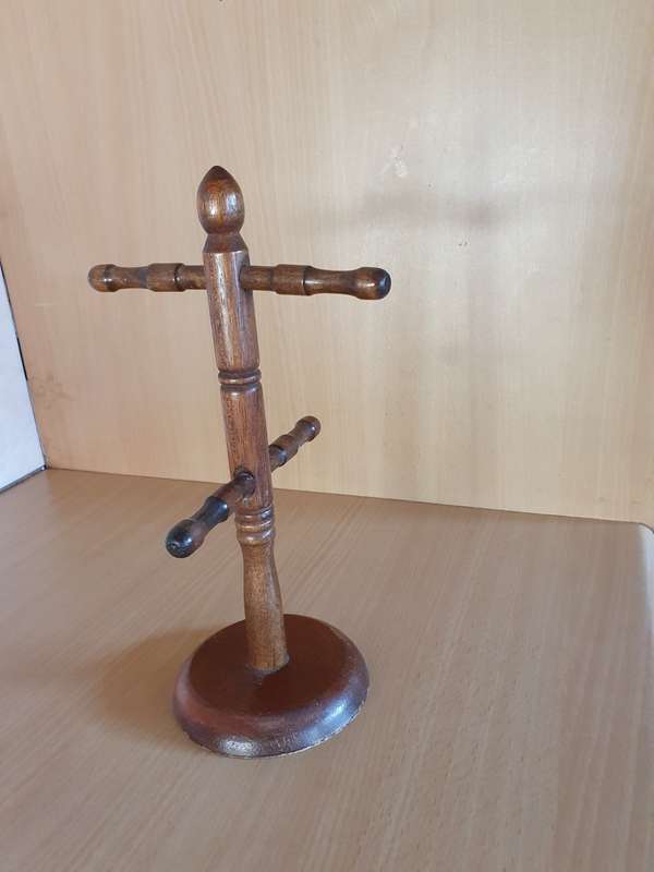 Wooden Mug Tree Stand - height 27cm
