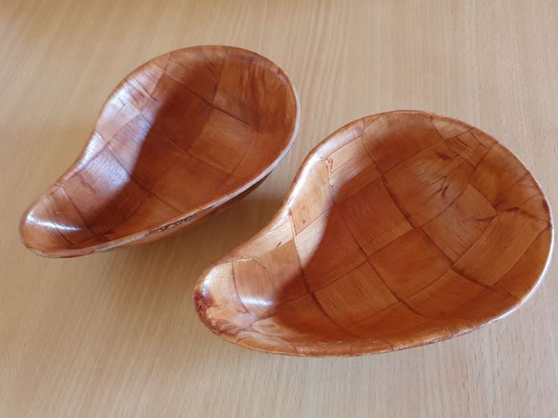 Set of 2 Vintage Wooden Salad Bowls - 17cm x 12cm height 5cm