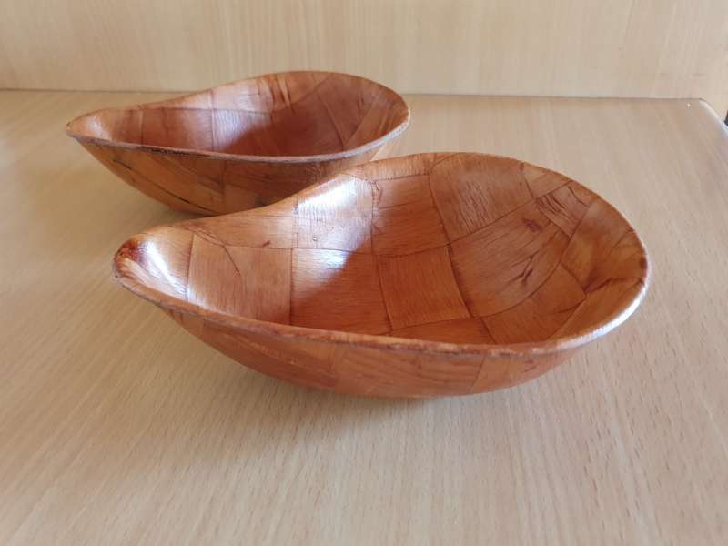 Set of 2 Vintage Wooden Salad Bowls - 17cm x 12cm height 5cm