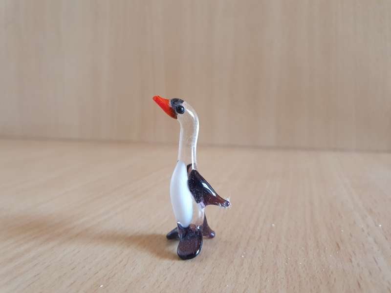 Miniature Glass Duck Figurine - height 5cm