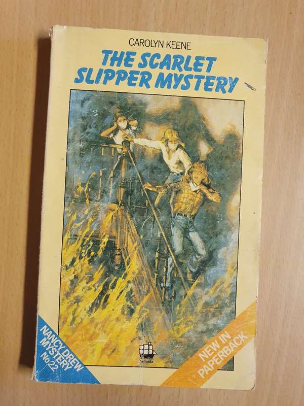 The Scarlet Slipper Mystery: Carolyn Keene (Paperback)