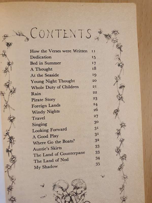A Child`s Garden of Verses: Robert Louis Stevenson (Paperback)