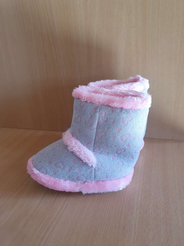 Kiddies Girls Slippers size 4-6