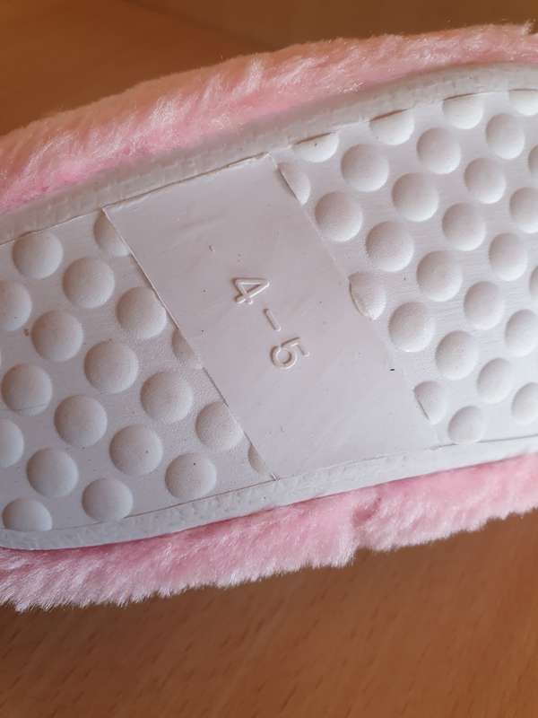 Kiddies Girls Slippers size 4-6