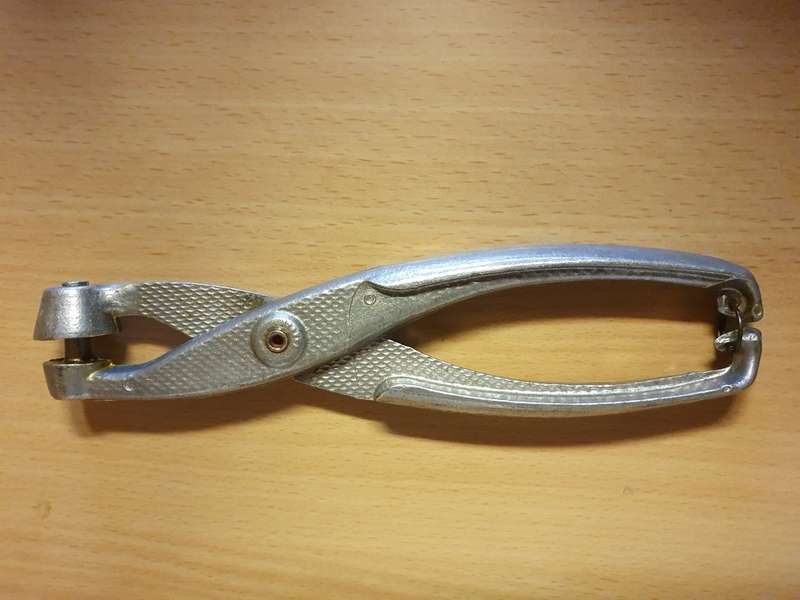 One Hole Punch