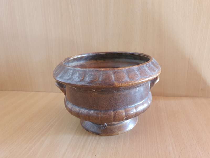 Round Brown Ceramic Plant Pot/Planter (height 11cm width 17cm)